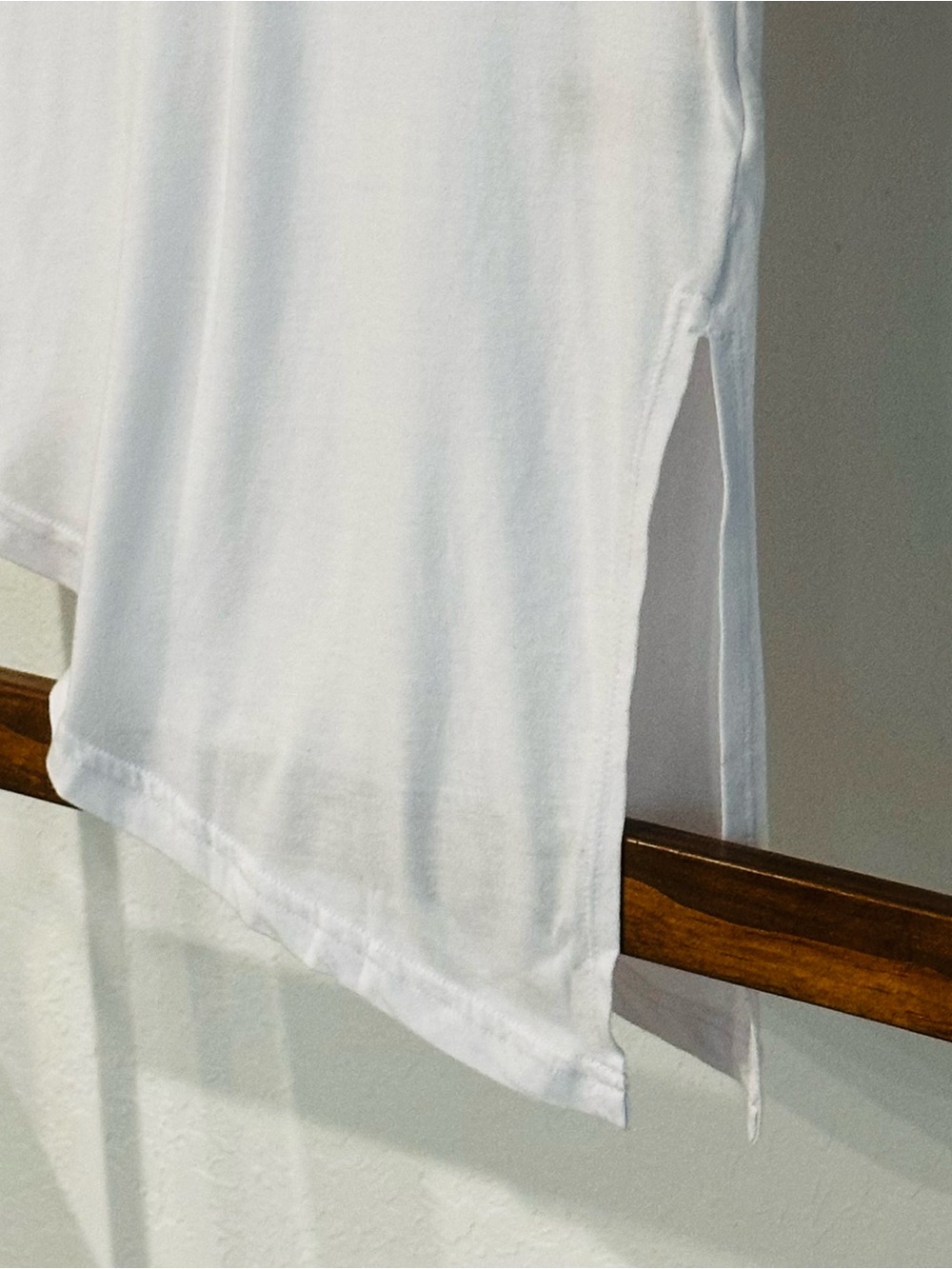 Gymshark White Rolled Sleeve Asymmetrical Hem Tee XS - Picture 5 of 11